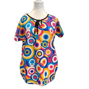1960’s bold circle print short sleeve top with runching bottom part of side hem.